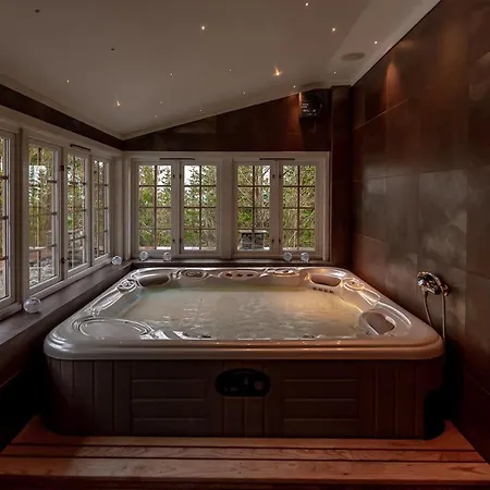 Chaleter De Luxe 518 *