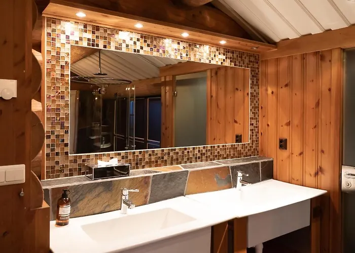 Alpstuga De Luxe 518 *